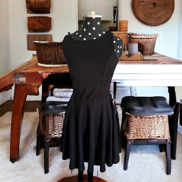 asos Womens Dress Sz 4 Black Skater Deep V Back Knit Solid Short Mini - Picture 3 of 10